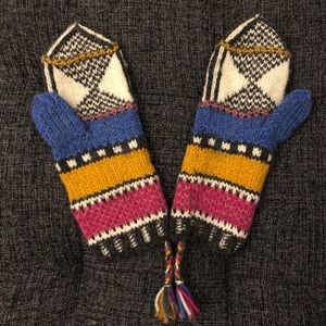 Beautiful handknit wool mittens - great gift